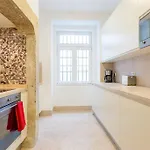 Apartman Chiado - In *