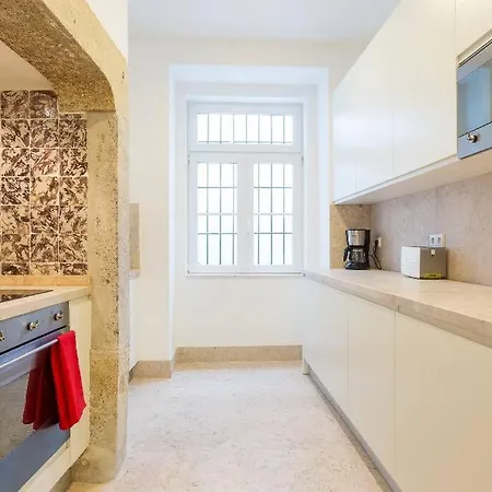 Apartman Chiado - In *